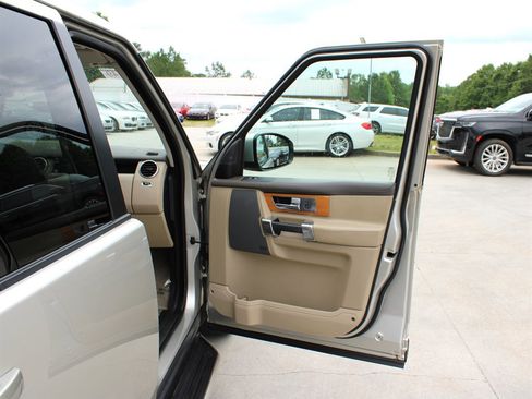 Used 2015 Land Rover LR4 HSE LUX image 40