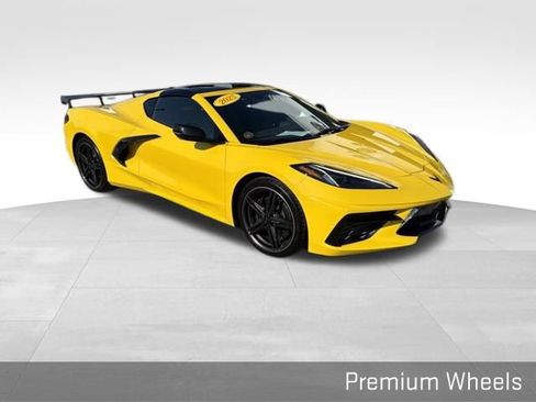 Used 2025 Chevrolet Corvette Stingray Coupe w/ 1LT RWD image 18