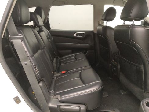 Used 2019 Nissan Pathfinder SL image 19