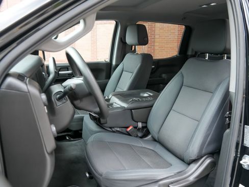 Used 2019 Chevrolet Silverado 1500 Custom Trail Boss w/ Custom Convenience Package AWD/4WD image 5