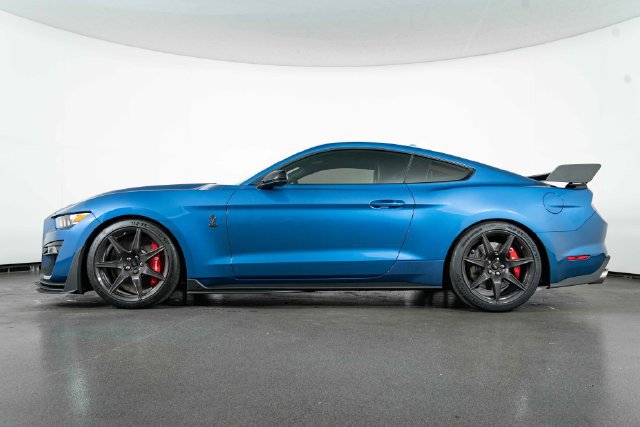 Used 2020 Ford Mustang Shelby GT500 w/ Carbon Fiber Track Pack RWD image 5