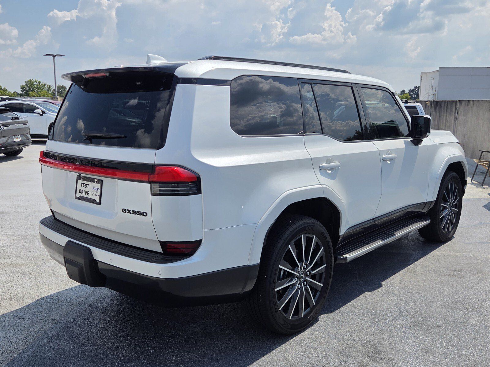 Certified 2025 Lexus GX 550 w/ Cold Area Package AWD/4WD image 5