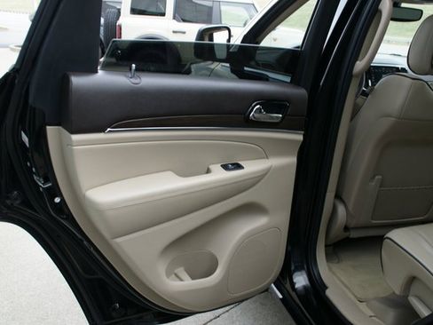 Used 2020 Jeep Grand Cherokee Overland image 25