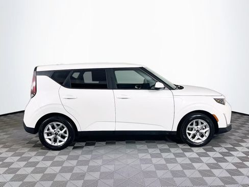 Used 2024 Kia Soul LX w/ Option Group 015 FWD image 9