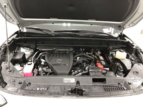 Used 2024 Toyota Highlander XLE image 23