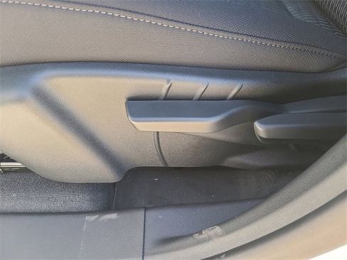 New 2026 Chevrolet Equinox LT image 18