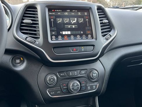 Used 2022 Jeep Cherokee Latitude Lux FWD image 26