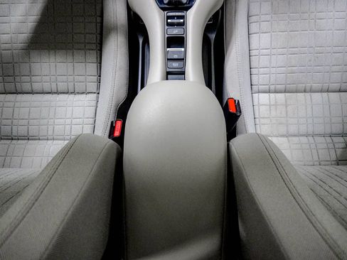 Used 2023 Honda HR-V LX image 26