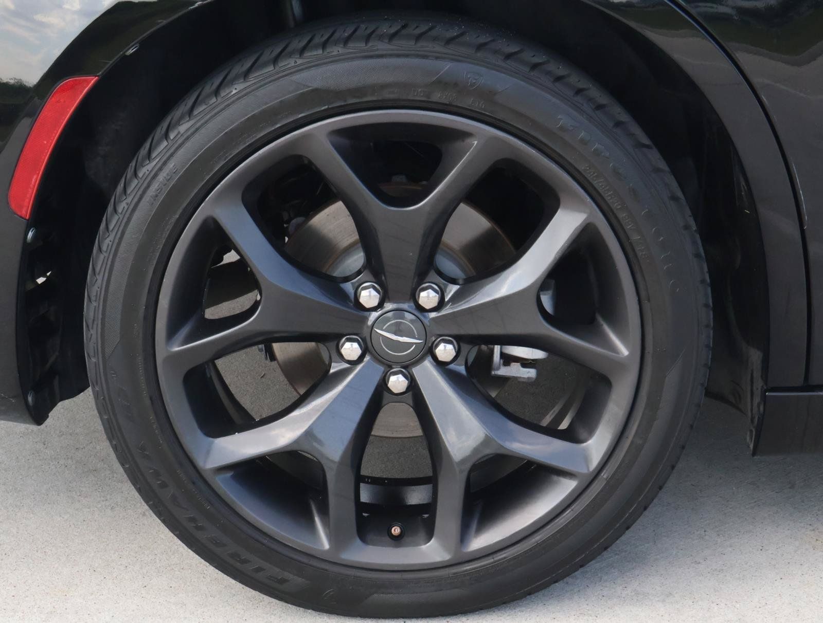 Used 2021 Chrysler 300 S w/ S Model Appearance Package RWD image 8