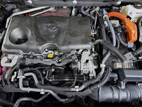 Certified 2021 Toyota RAV4 LE image 31