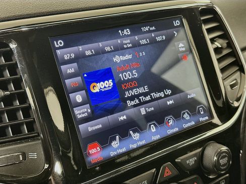 Used 2021 Jeep Grand Cherokee Laredo X AWD/4WD image 21