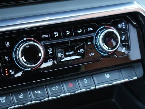 Used 2025 GMC Sierra 3500 Denali Ultimate image 8