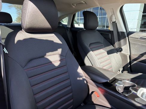 Used 2014 Ford Fusion SE image 7