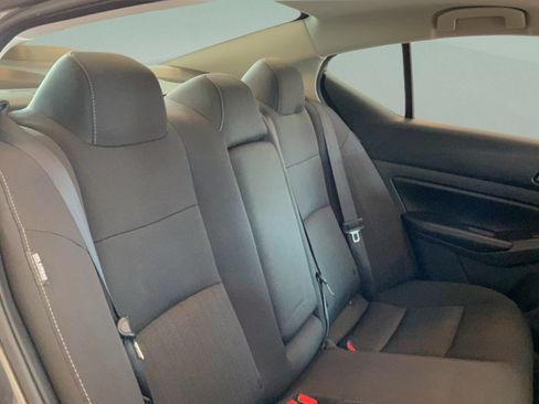 Used 2025 Nissan Altima 2.5 SV FWD image 28