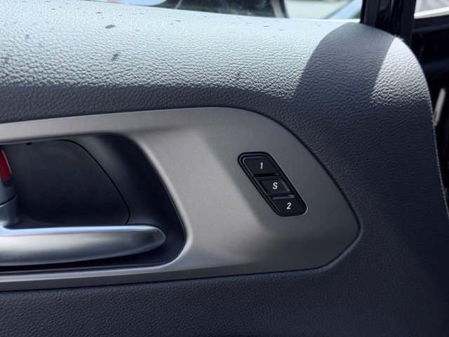 New 2027 Chrysler Pacifica Select FWD image 13