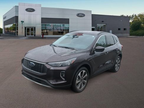 Certified 2023 Ford Escape Platinum image 5