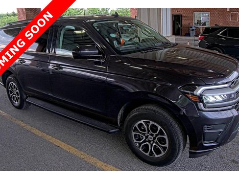 Used 2024 Ford Expedition Max XLT RWD image 3