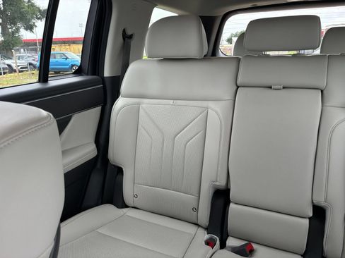 Used 2025 Hyundai Santa Fe SEL FWD image 37