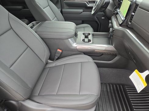 New 2026 Chevrolet Silverado 2500 LTZ w/ LTZ Premium Package image 9