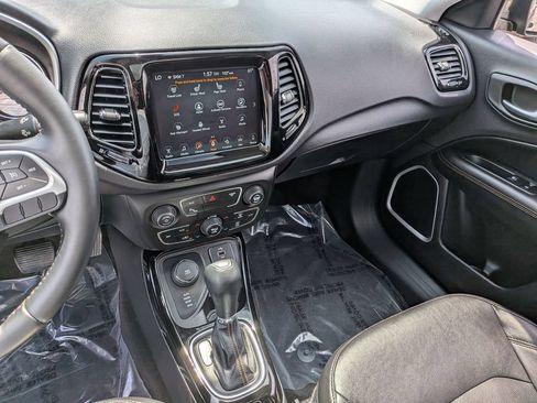 Used 2018 Jeep Compass Limited w/ Navigation Group AWD/4WD image 22