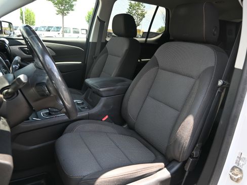 Used 2020 Chevrolet Traverse LT AWD/4WD image 12