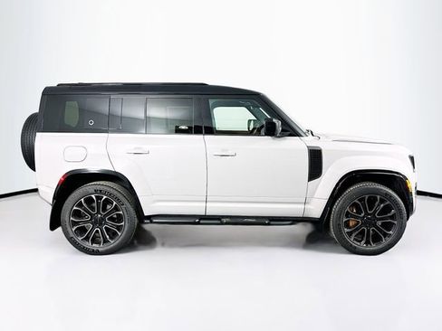 New 2026 Land Rover Defender 110 OCTA image 4