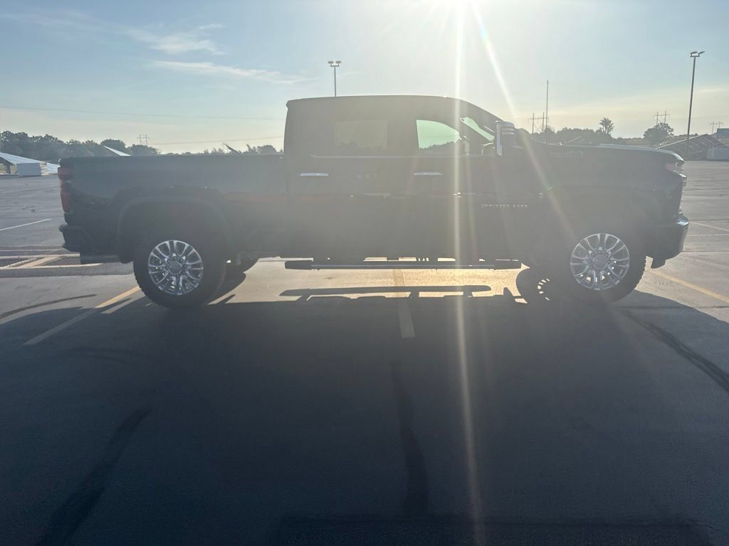 Used 2022 Chevrolet Silverado 2500 High Country AWD/4WD image 10