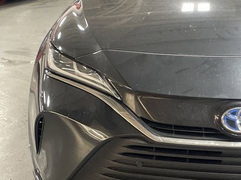 Used 2024 Toyota Venza Nightshade image 5