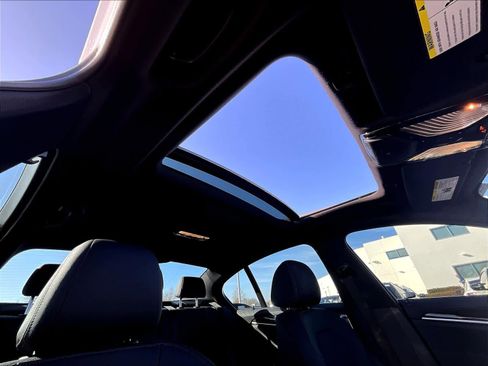 Used 2023 BMW 540i w/ Premium Package image 27