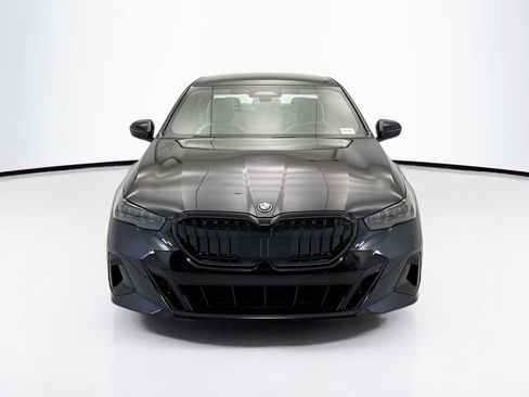 New 2026 BMW 550e xDrive image 2