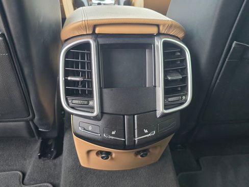 Used 2016 Porsche Cayenne AWD/4WD image 17
