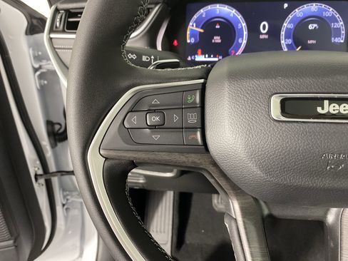 New 2025 Jeep Grand Cherokee L Limited w/ Black Appearance Package image 21