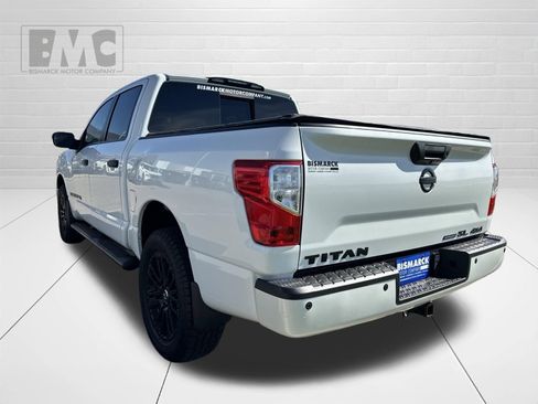 Used 2018 Nissan Titan SL w/ Midnight Edition AWD/4WD image 4