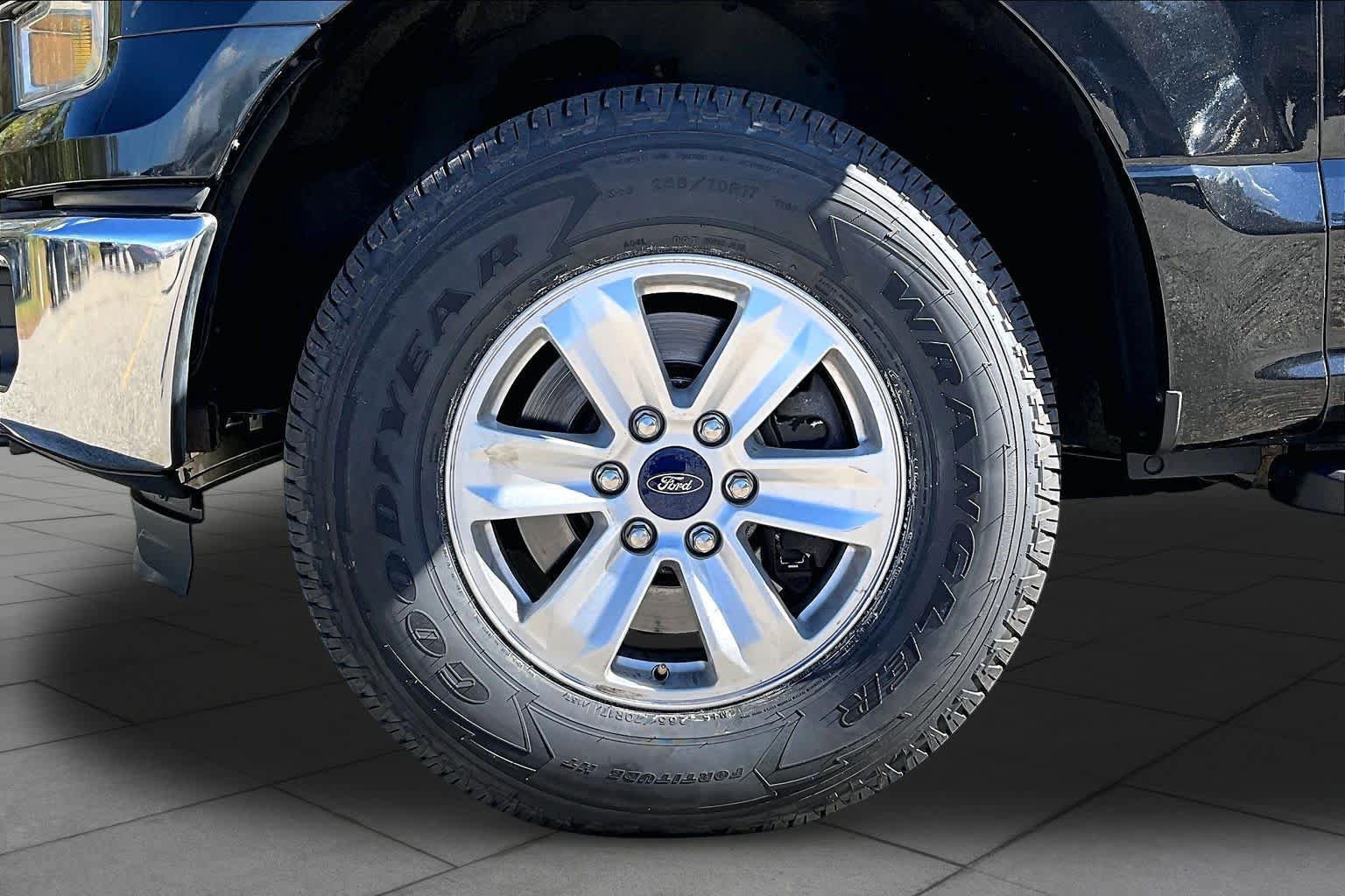 Used 2015 Ford F150 XL w/ Equipment Group 101A Mid AWD/4WD image 11