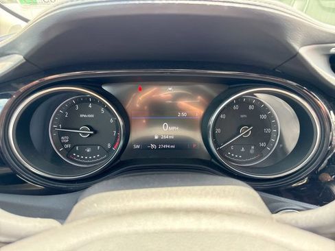 Used 2022 Buick Encore GX Essence w/ Experience Buick Package FWD image 15