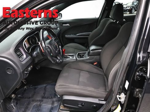 Used 2018 Dodge Charger R/T Scat Pack RWD image 13