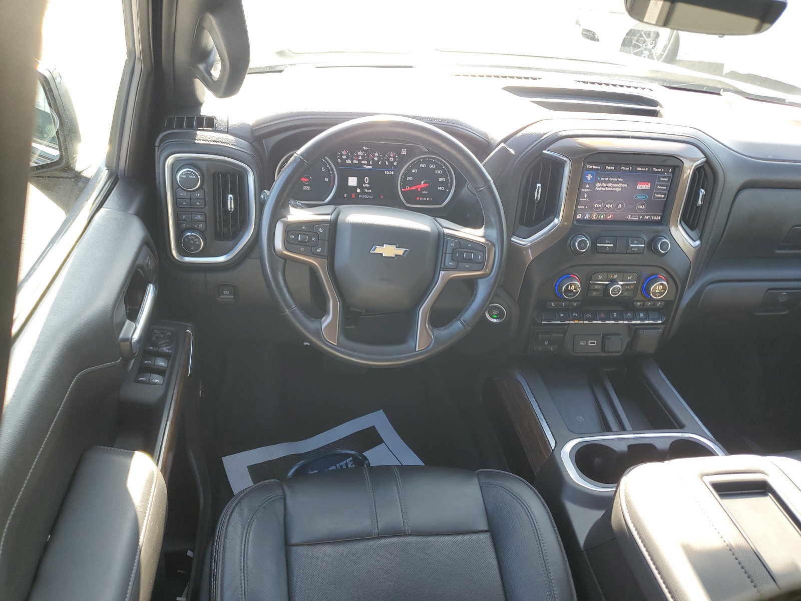 Used 2022 Chevrolet Silverado 1500 High Country w/ Technology Package AWD/4WD image 11