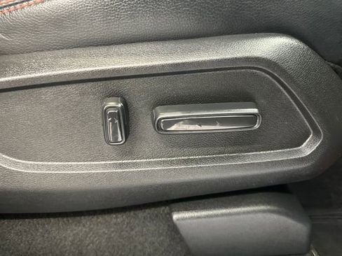 Used 2025 Honda Pilot TrailSport image 26