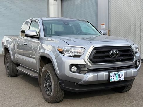 Used 2021 Toyota Tacoma SR5 AWD/4WD image 7
