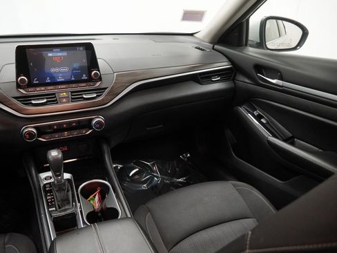 Used 2023 Nissan Altima 2.5 SV image 28