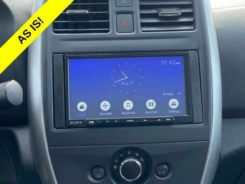 Used 2015 Nissan Versa SV FWD image 11