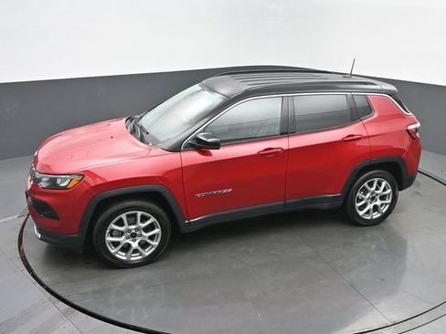Used 2025 Jeep Compass Limited AWD/4WD image 39