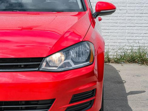 Used 2015 Volkswagen Golf SE image 39