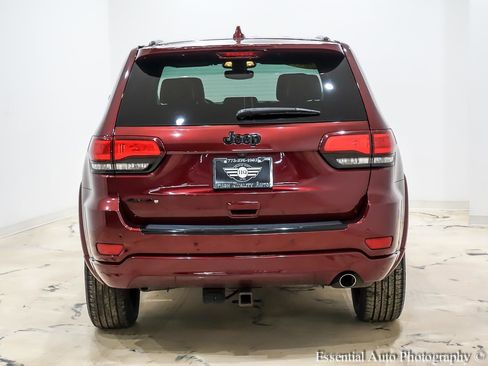 Used 2017 Jeep Grand Cherokee Altitude image 7