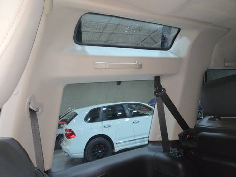 Used 2004 Land Rover Discovery SE image 56