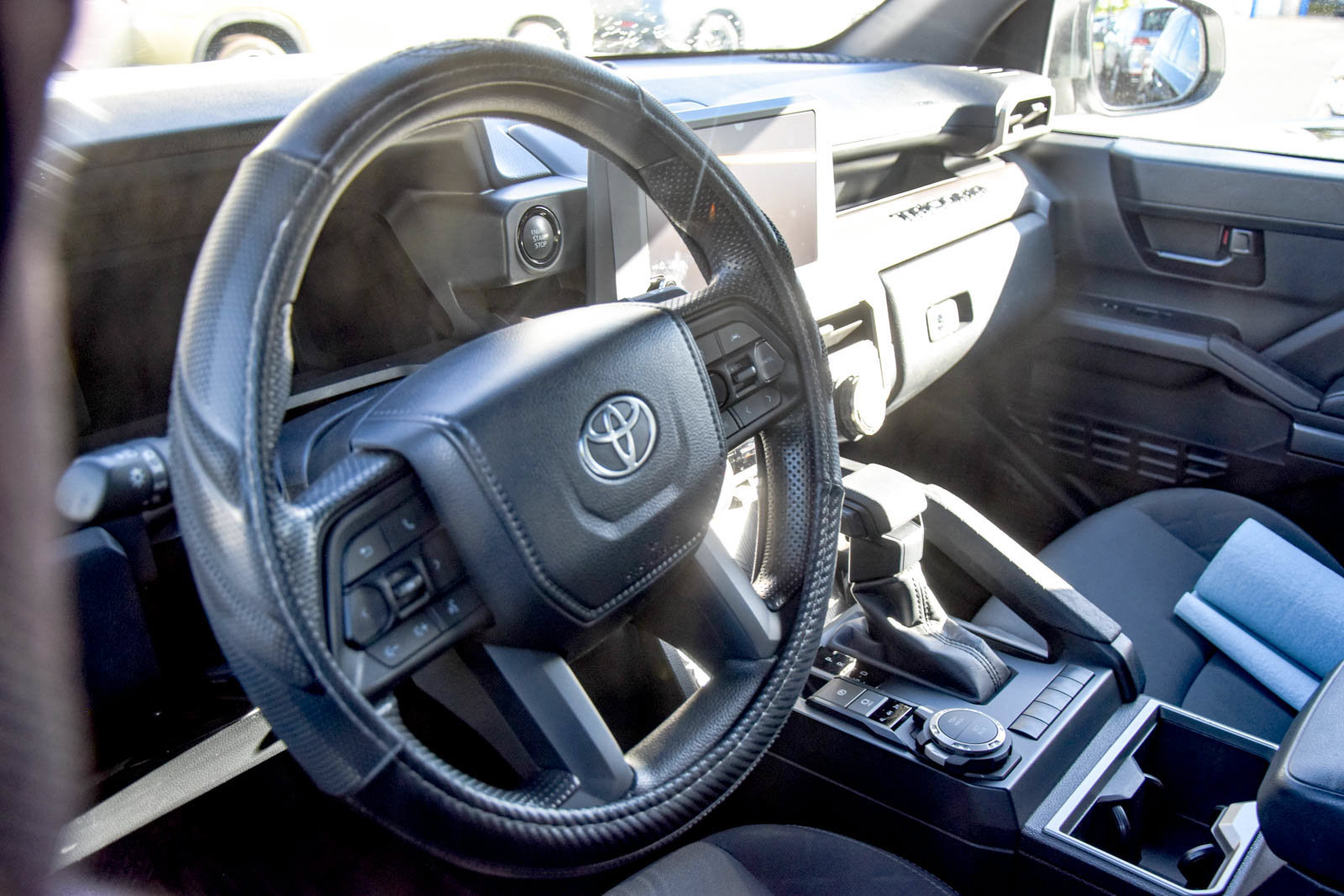 Used 2024 Toyota Tacoma SR5 AWD/4WD image 22