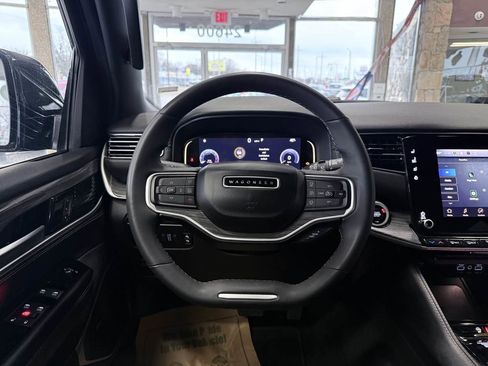 Used 2024 Jeep Wagoneer L Series III w/ Flexible Seating Group AWD/4WD image 47