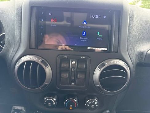Used 2017 Jeep Wrangler Unlimited Sport AWD/4WD image 10