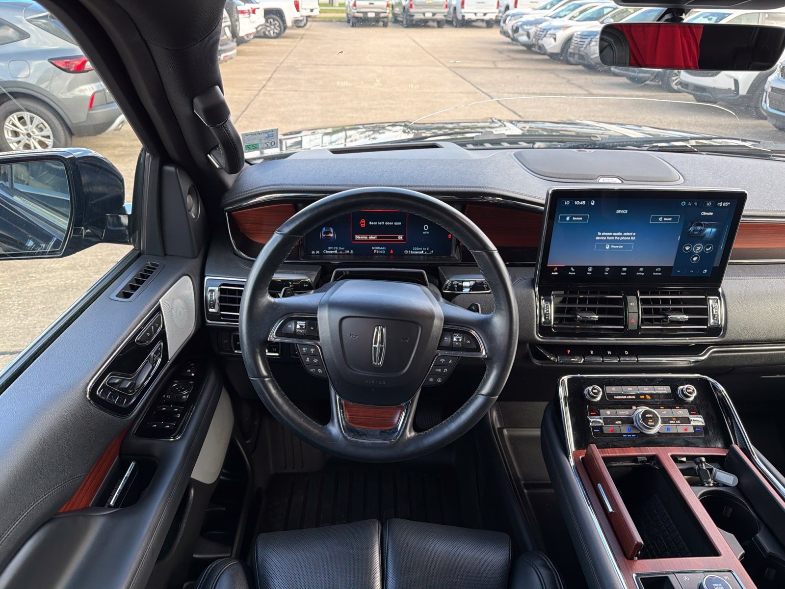 Used 2023 Lincoln Navigator L Reserve RWD image 11