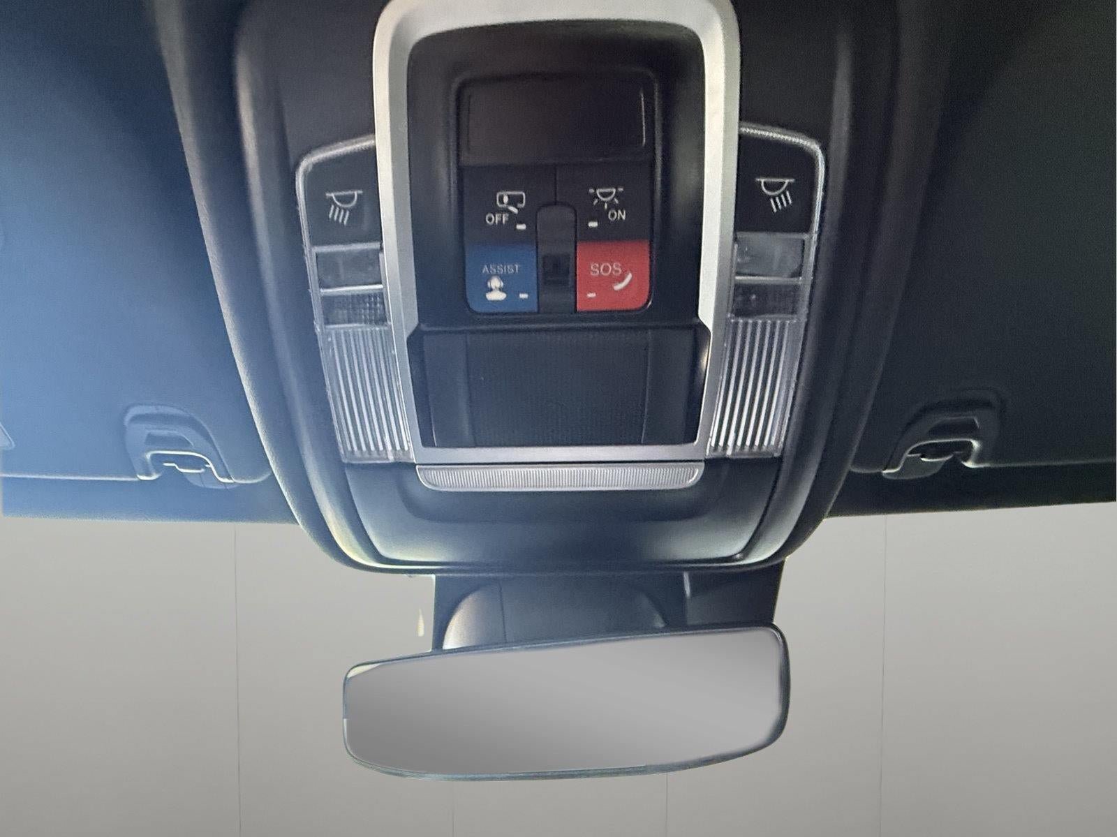 Used 2024 RAM 1500 Laramie AWD/4WD image 8